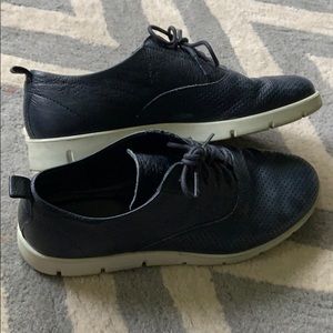 Ecco Leather Navy Blue Shoes size 9